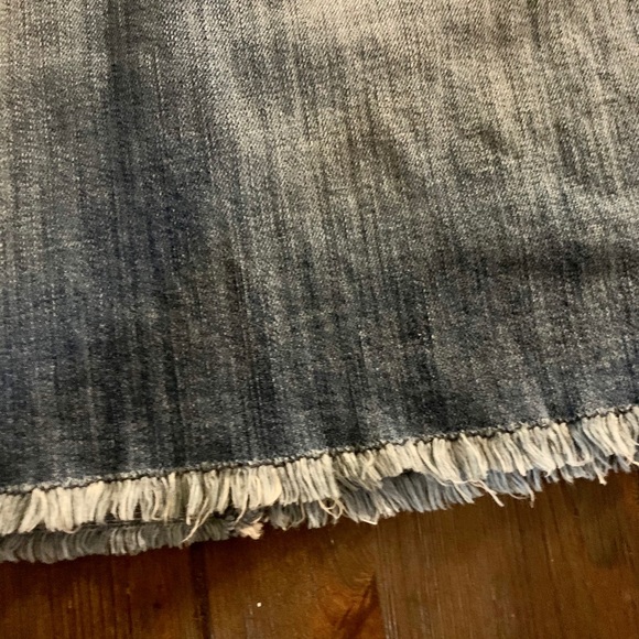 Current/Elliot the Boxy Mini Denim Frayed Skirt 32 - Picture 7 of 9